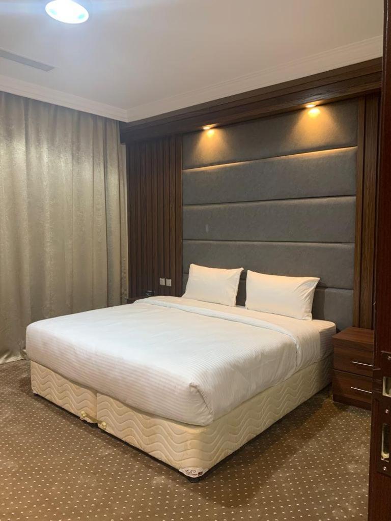 Itlalat Uhud Hotel Medina Exterior photo